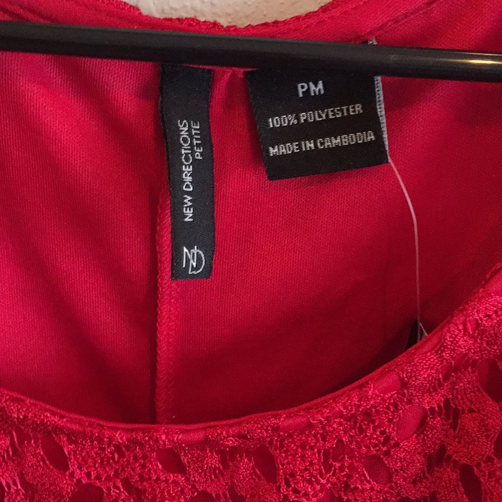 Red top! - Picture 2 of 3